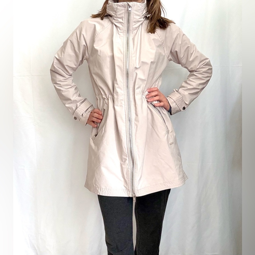 Athleta women’s Misty water resistant jacket light pink silver hardware size XS